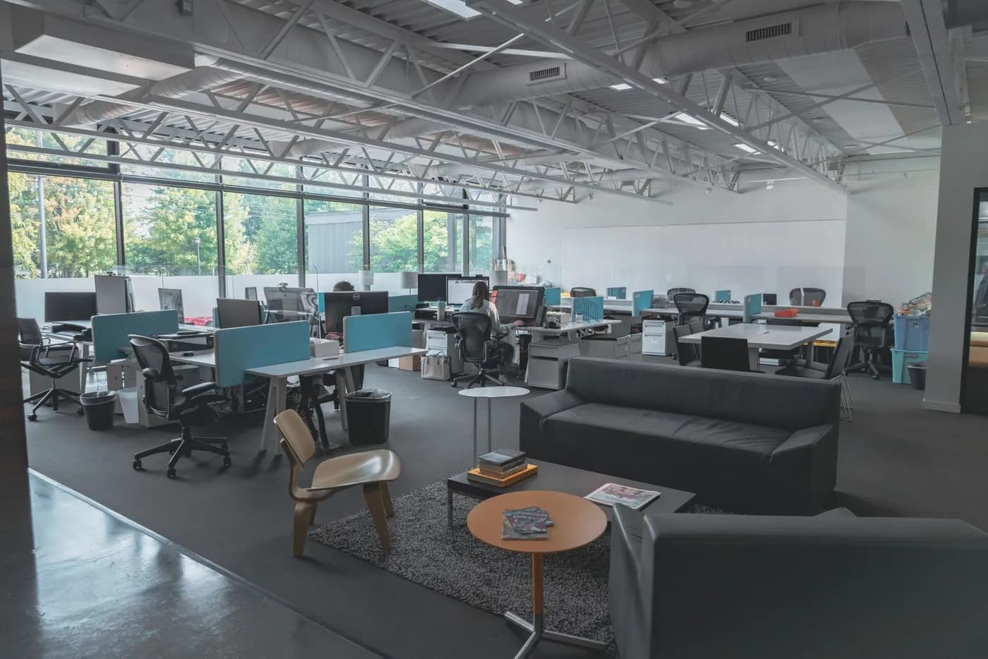 Spațiu de birouri modern, open-plan
